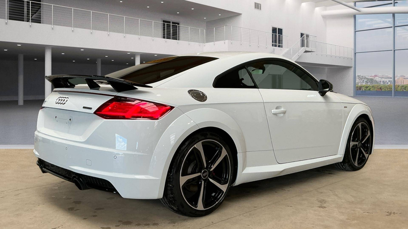 Audi TT 2.0 TFSI quattro S line Competition B&O LED 18" — photo 2