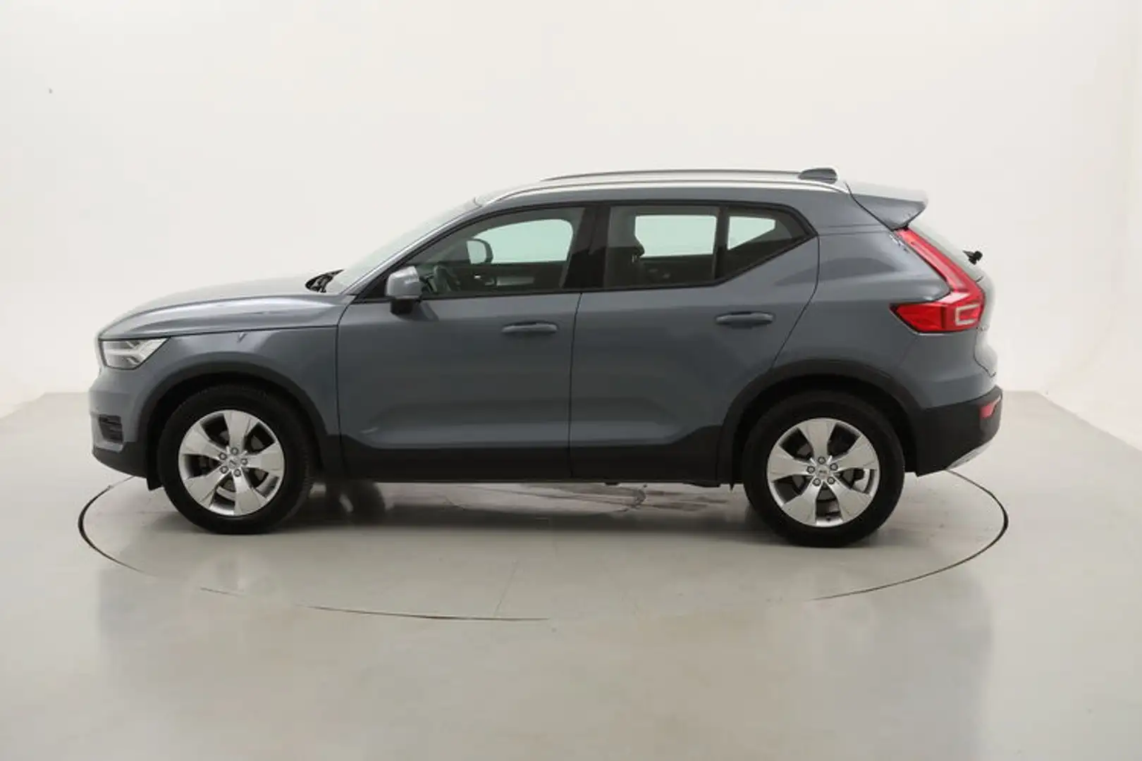 Volvo XC40 T3 Momentum Pro Geartronic 1.5 Benzina 163CV Grigio - 2