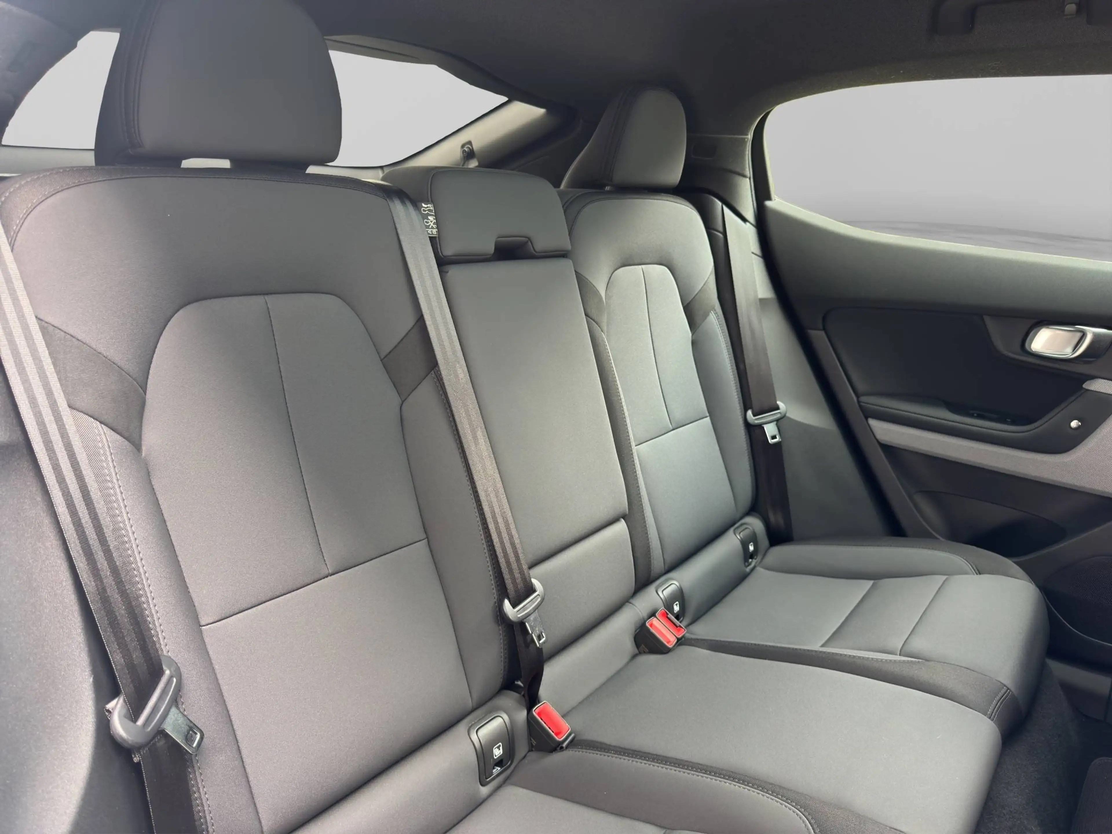 Polestar 2 Polestar 2 78 kWh AWD Plus Pilot **PANO*ACC*20"*TOWHOOK** — photo 13