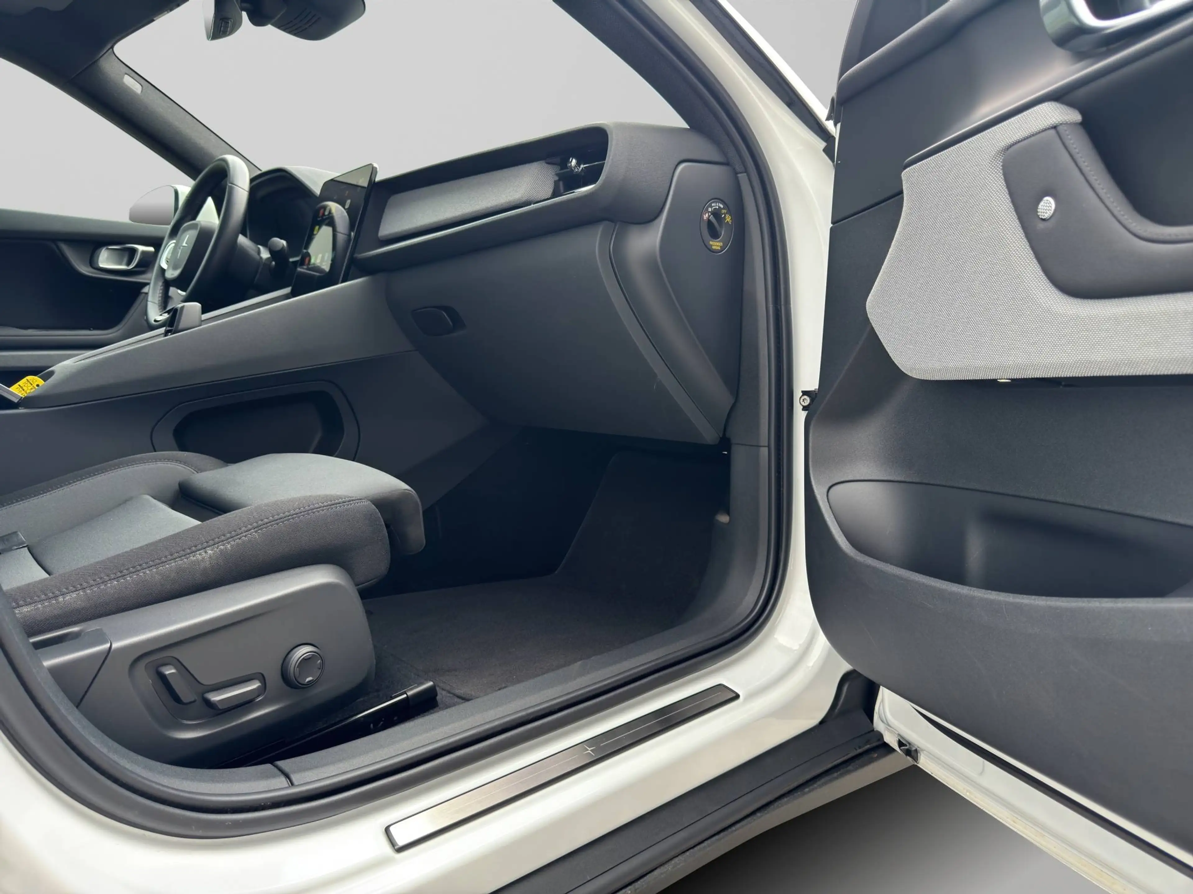 Polestar 2 Polestar 2 78 kWh AWD Plus Pilot **PANO*ACC*20"*TOWHOOK** — photo 10