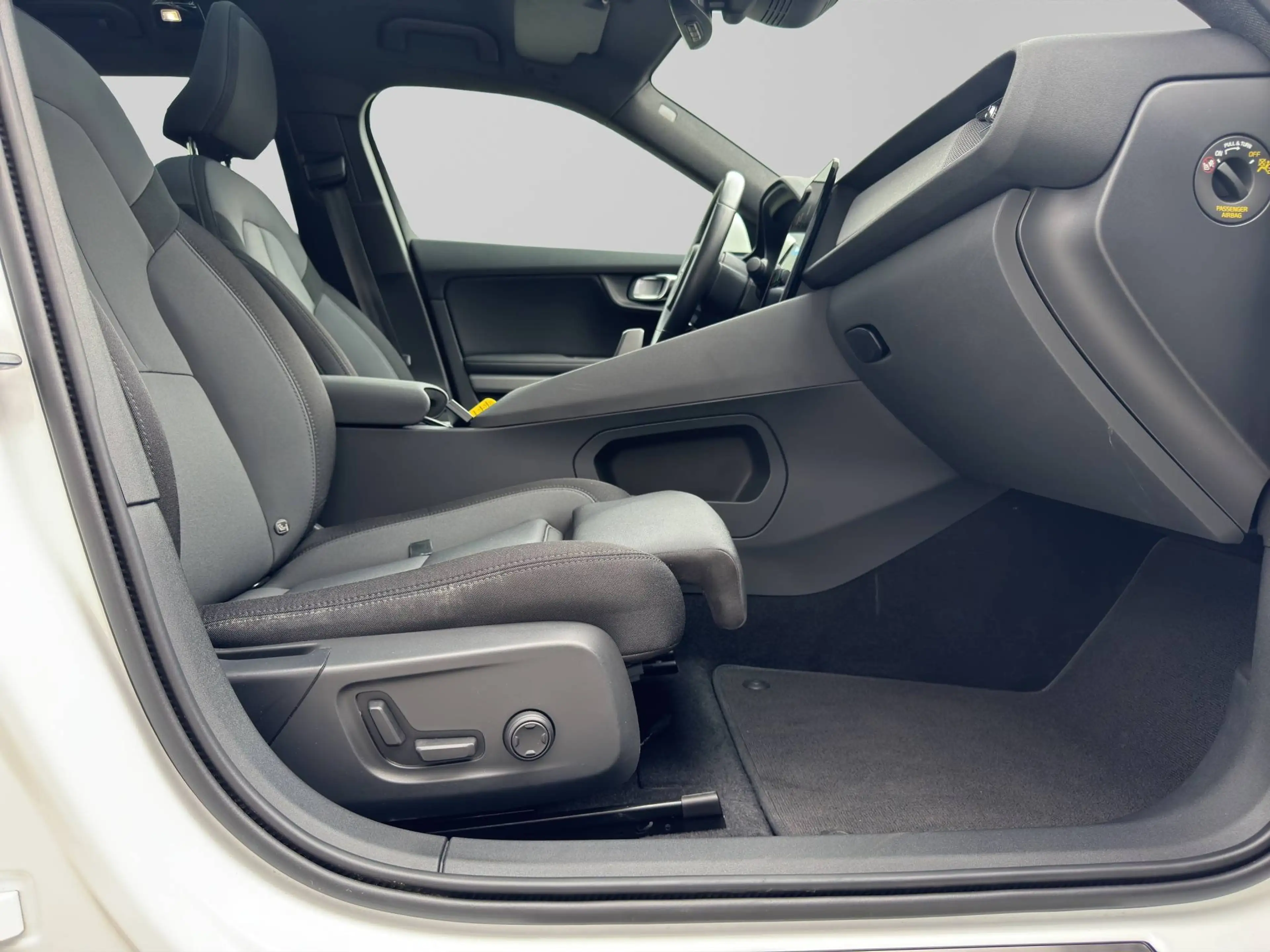 Polestar 2 Polestar 2 78 kWh AWD Plus Pilot **PANO*ACC*20"*TOWHOOK** — photo 12