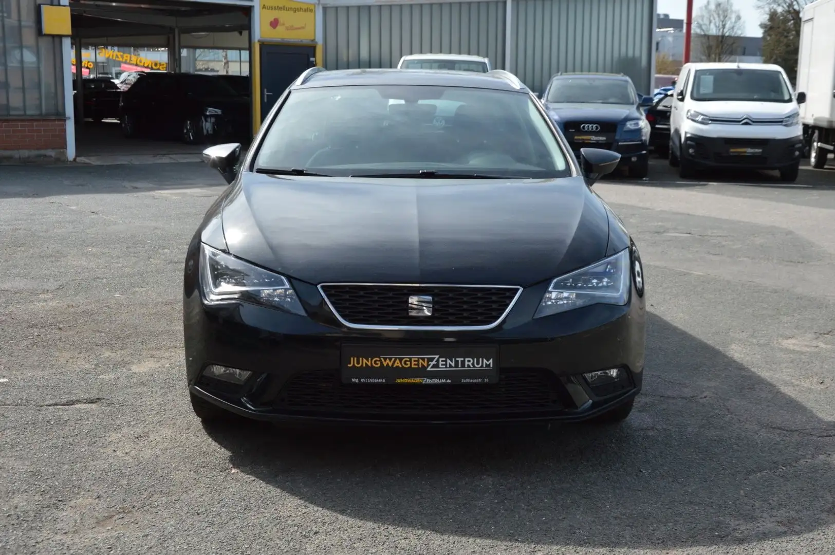 SEAT Leon ST2.0 TDI Style"NAVI"LED"PDC"SZ/HZ"T/MAT" Schwarz - 2