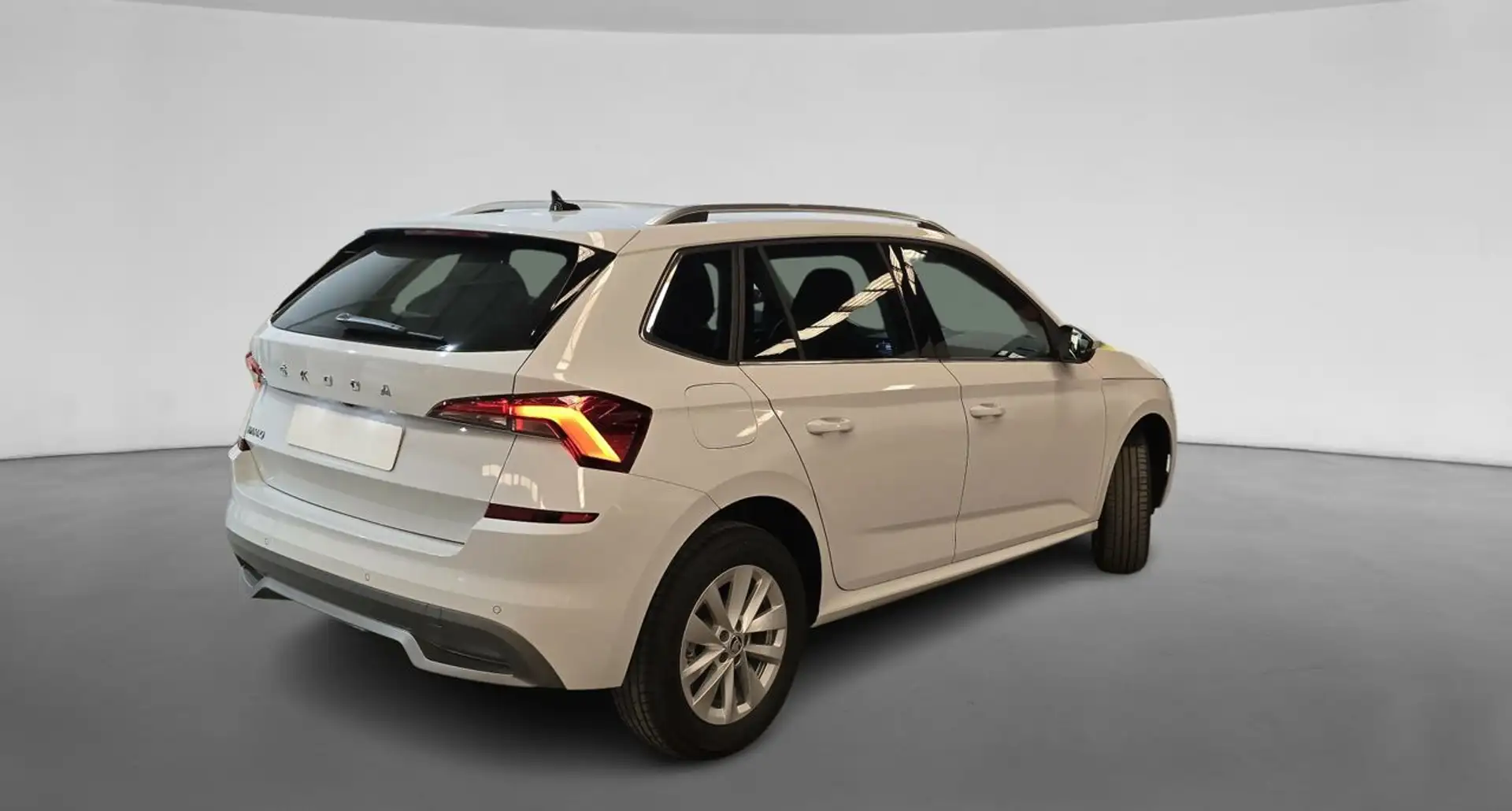 Skoda Kamiq Ambition Plus 1.5 TSI 110kW (150CV) DSG (NW43PD14) Blanco - 2