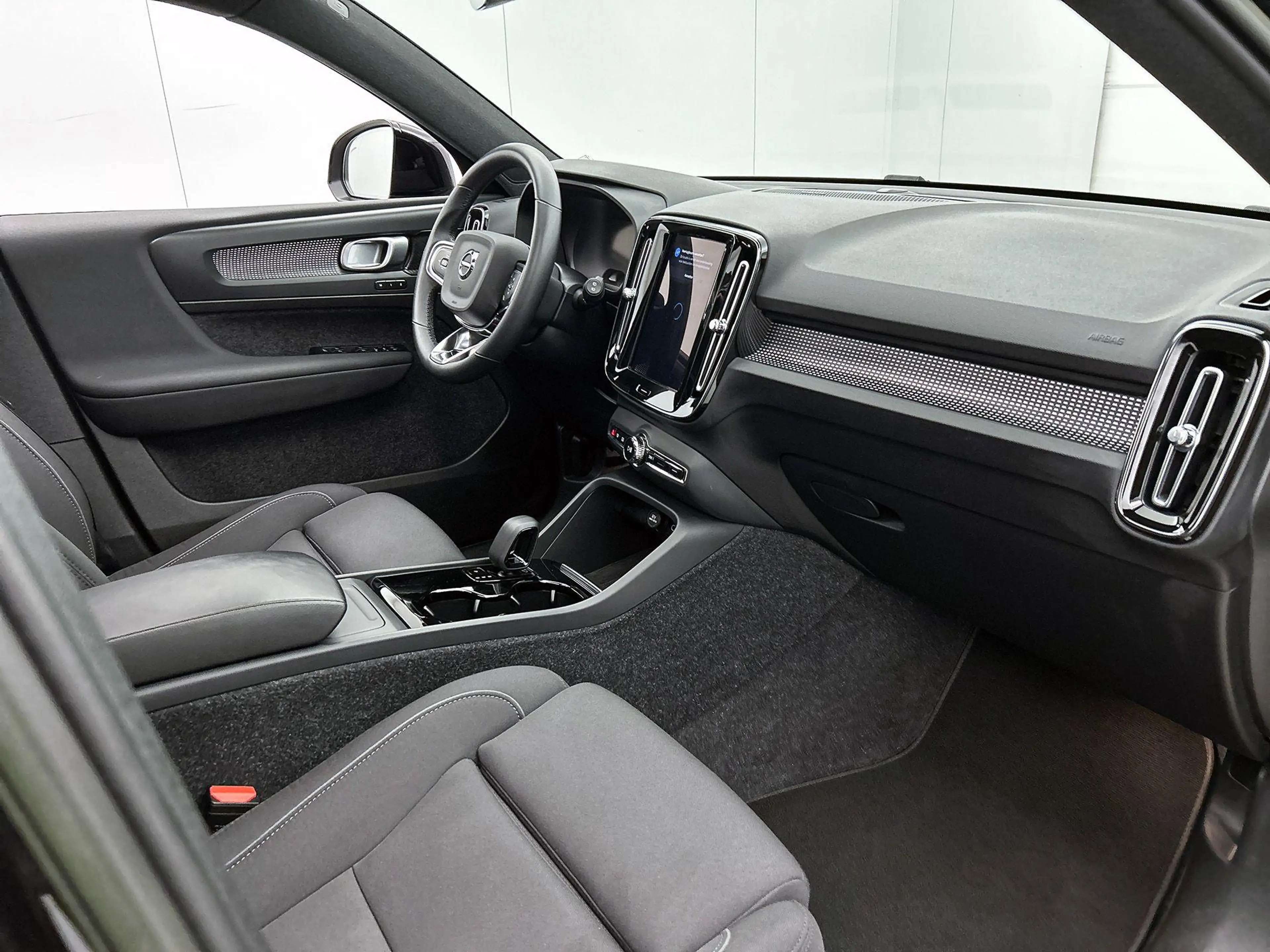 Volvo XC40 230pk Recharge Pro Automaat | 360 Camera | Navivag — photo 12
