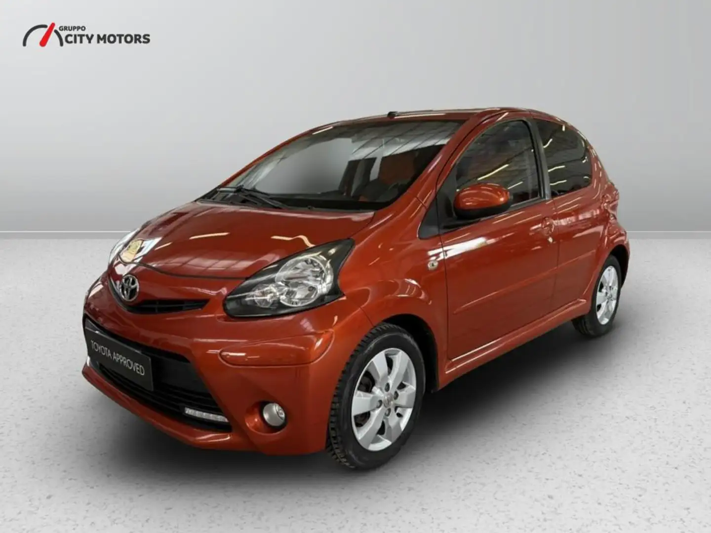 Toyota Aygo 1.0 Lounge connect 5p Orange - 1