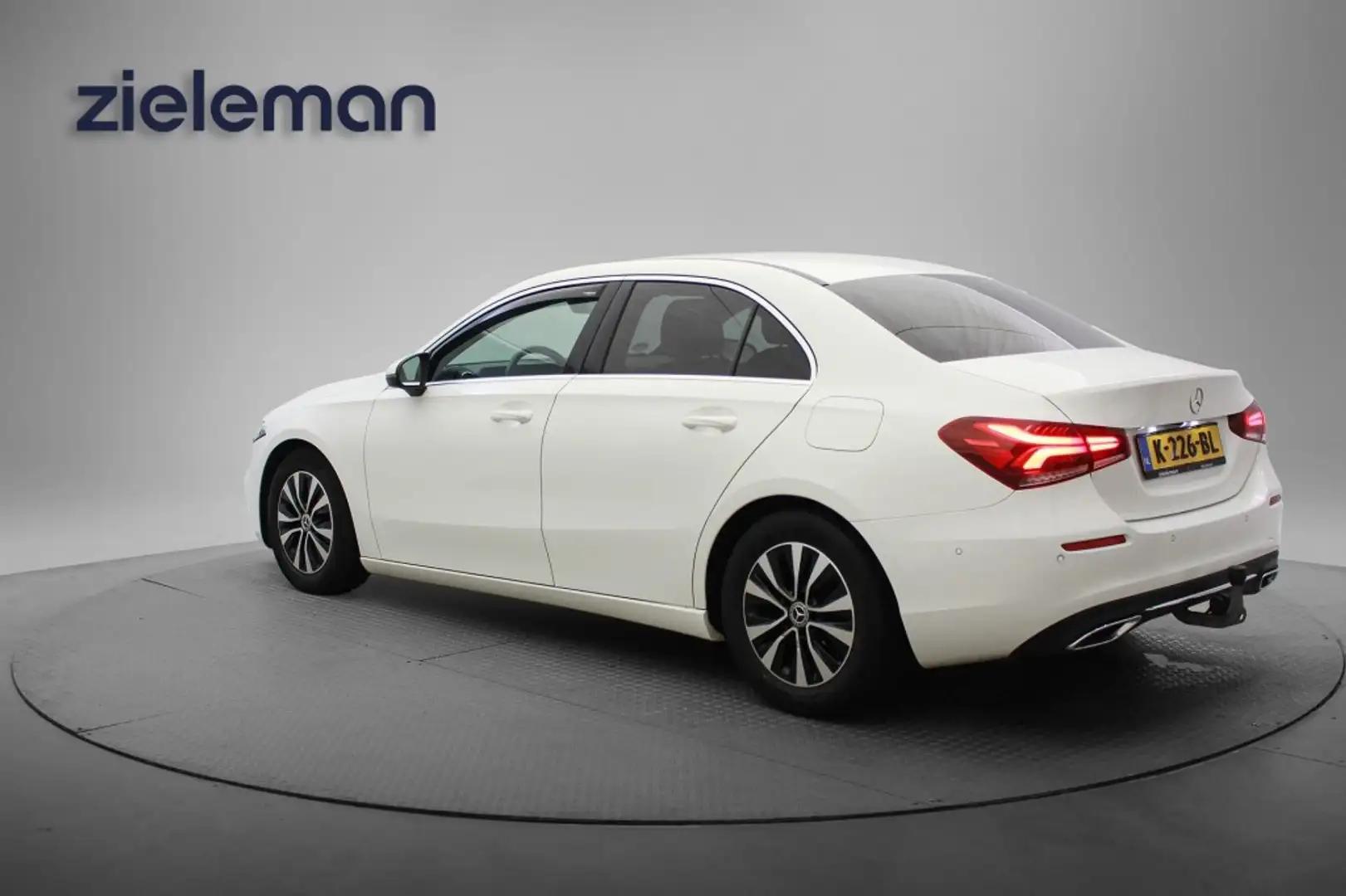 Mercedes-Benz A 180 Sedan 180 Business Solution Luxury Automaat - Came Weiß - 2