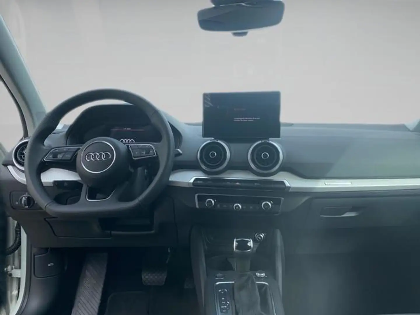 Audi Q2 35 TFSI Black line edition S tronic 110kW Plateado - 2