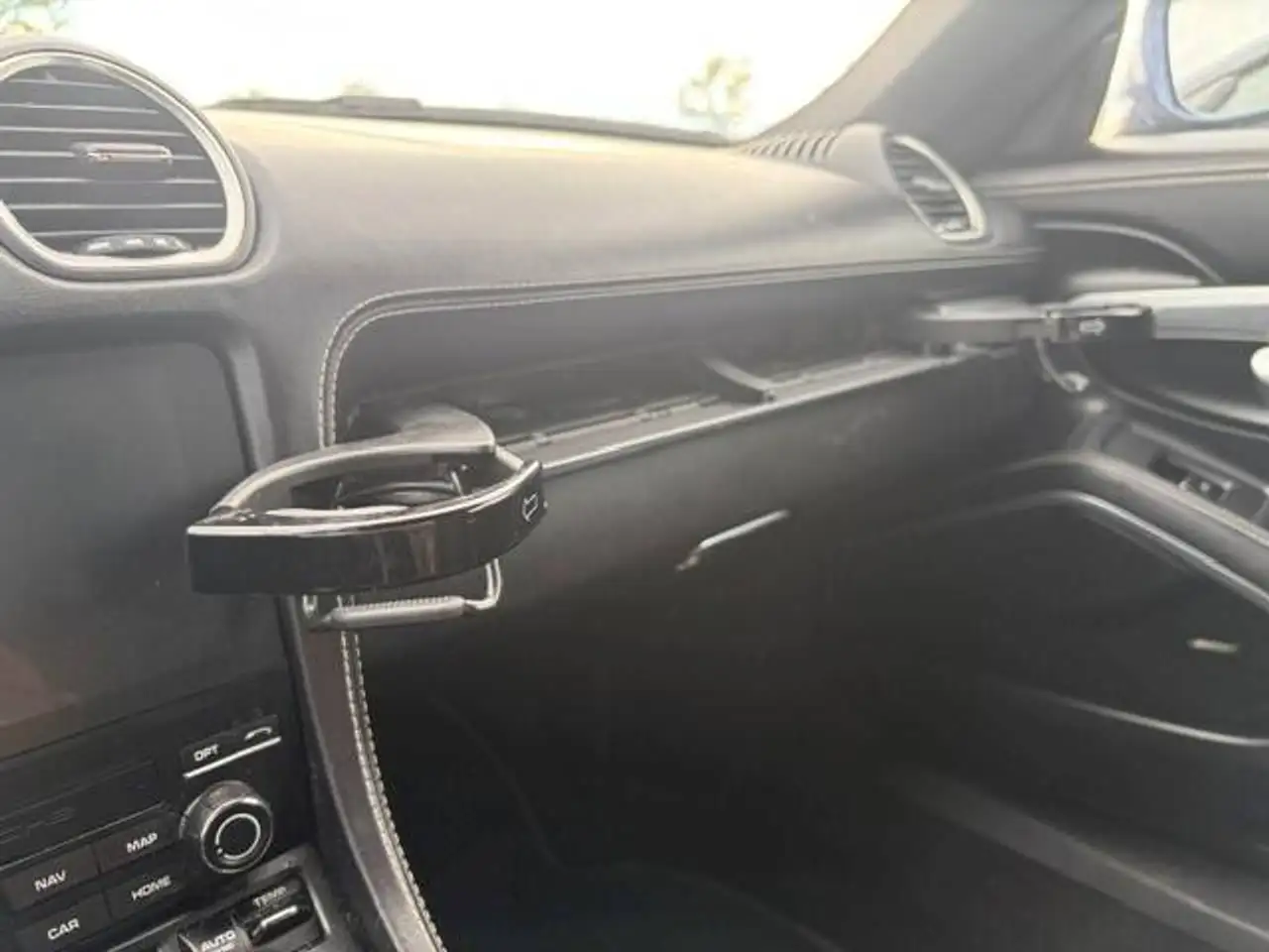 Porsche 718 Boxster снимка Porsche 718 Boxster