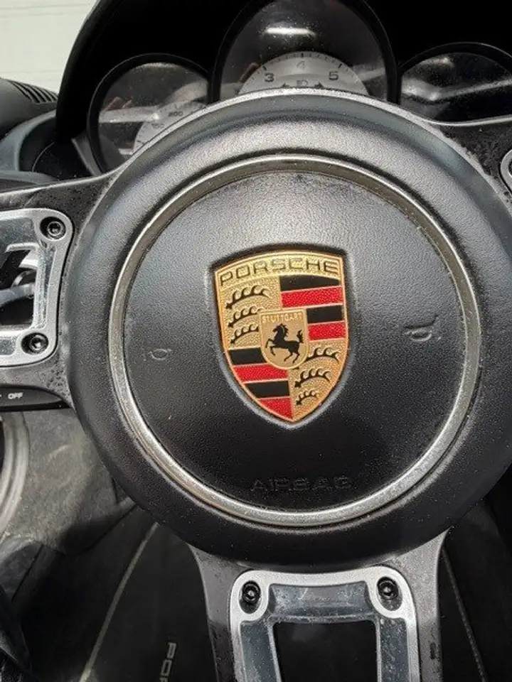 Porsche 718 Boxster снимка Porsche 718 Boxster