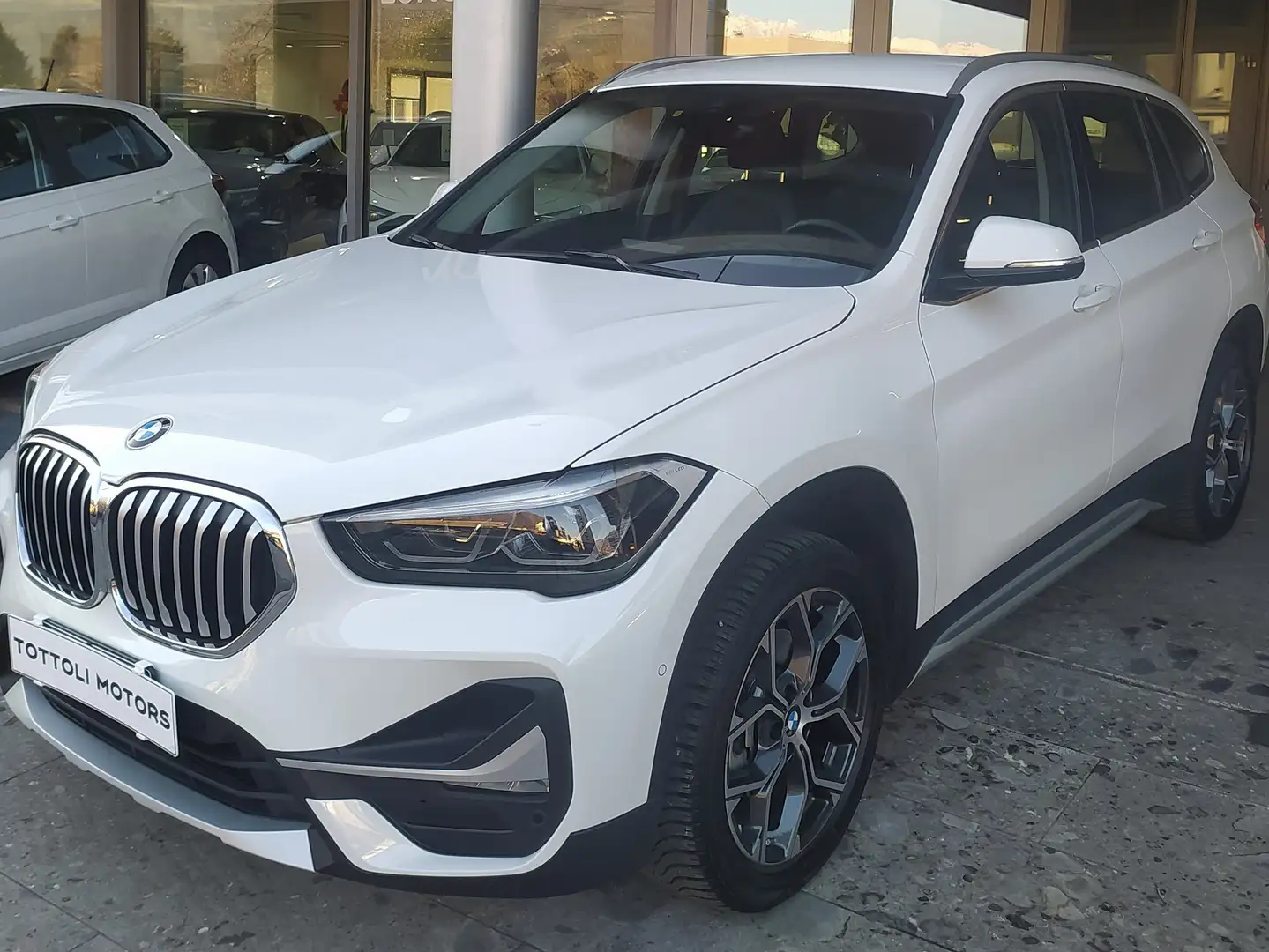 BMW X1 X1 sdrive18d XLINE PLUS auto Weiß - 2