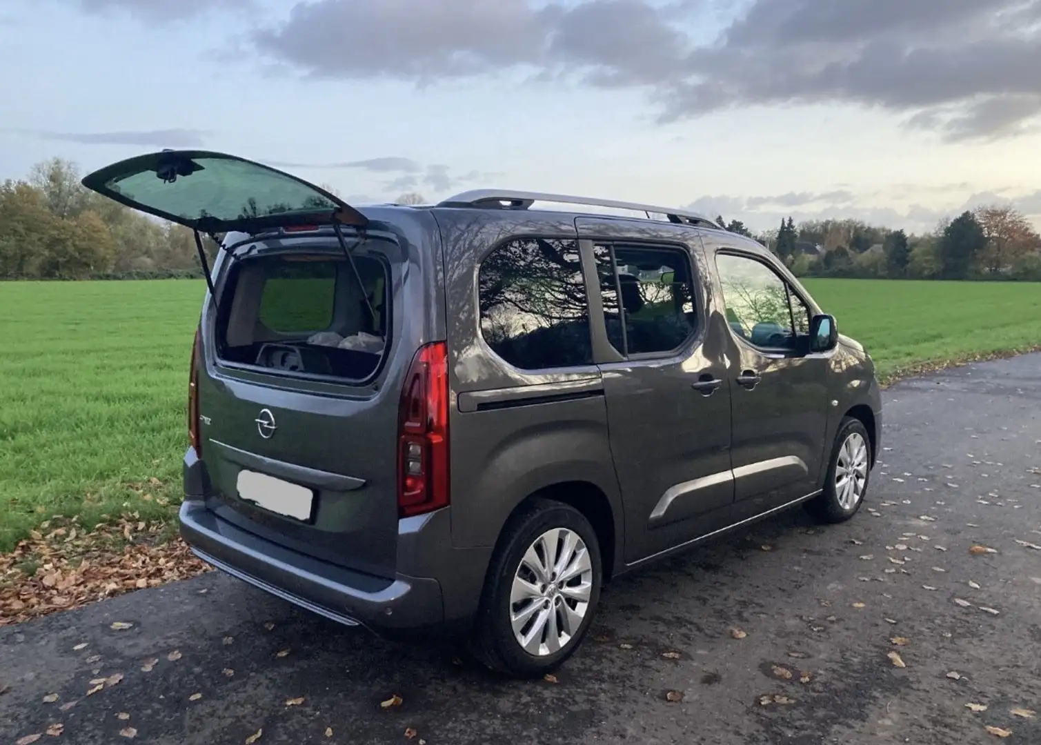 Opel Combo Life Innovation Grau - 2