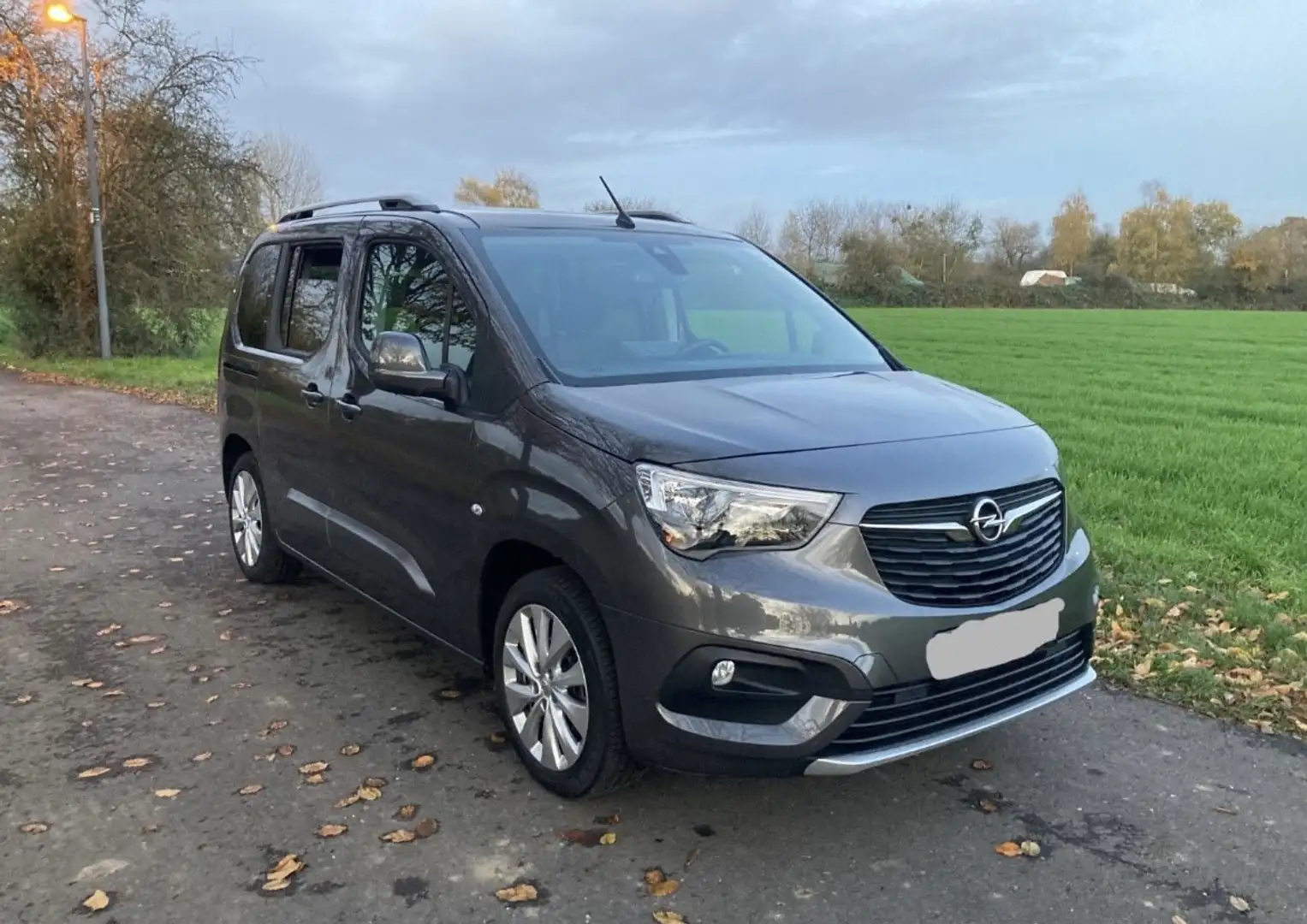 Opel Combo Life Innovation Grau - 1