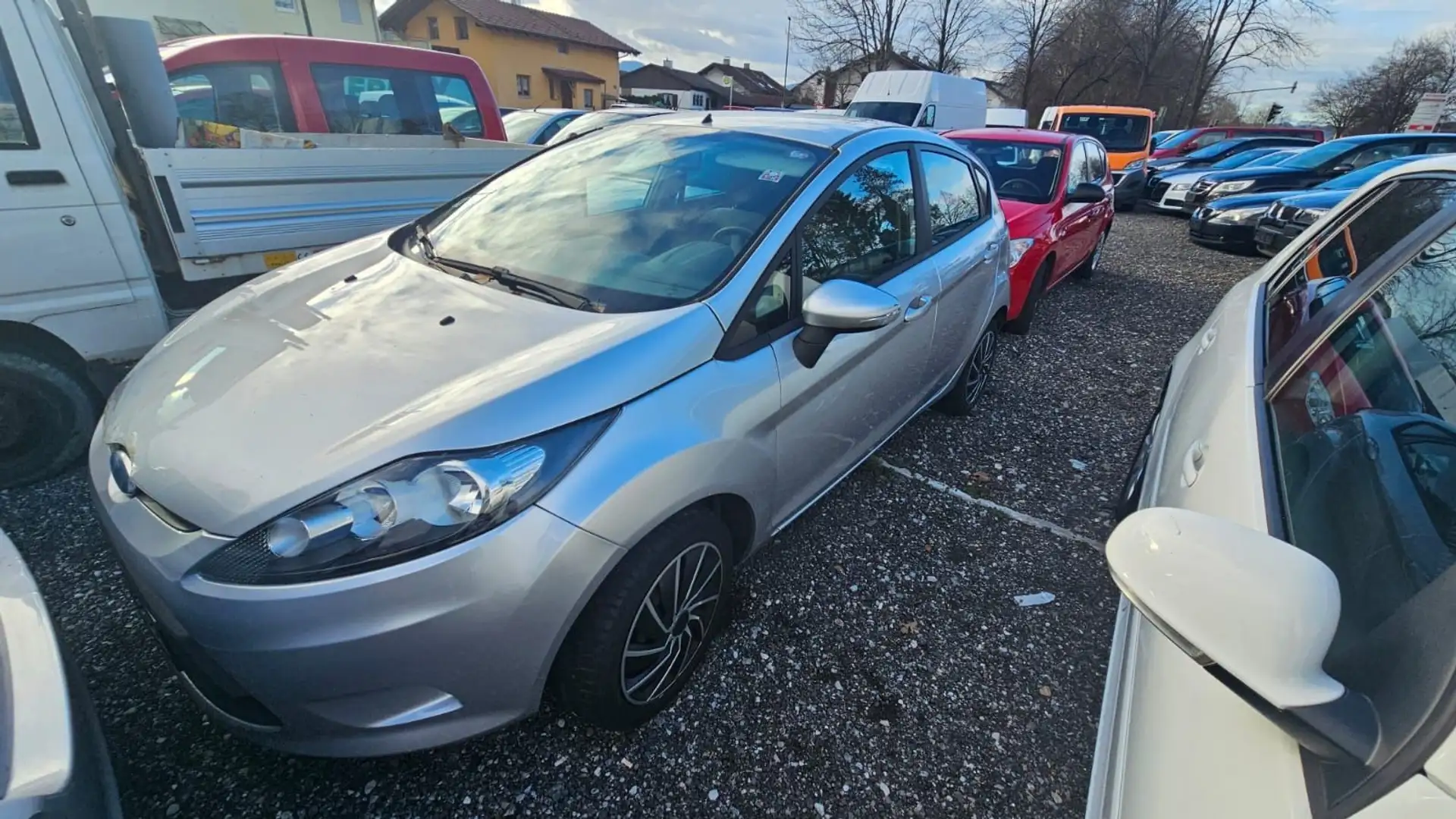 Ford Fiesta Trend TÜV NEU SERVICE Silber - 2