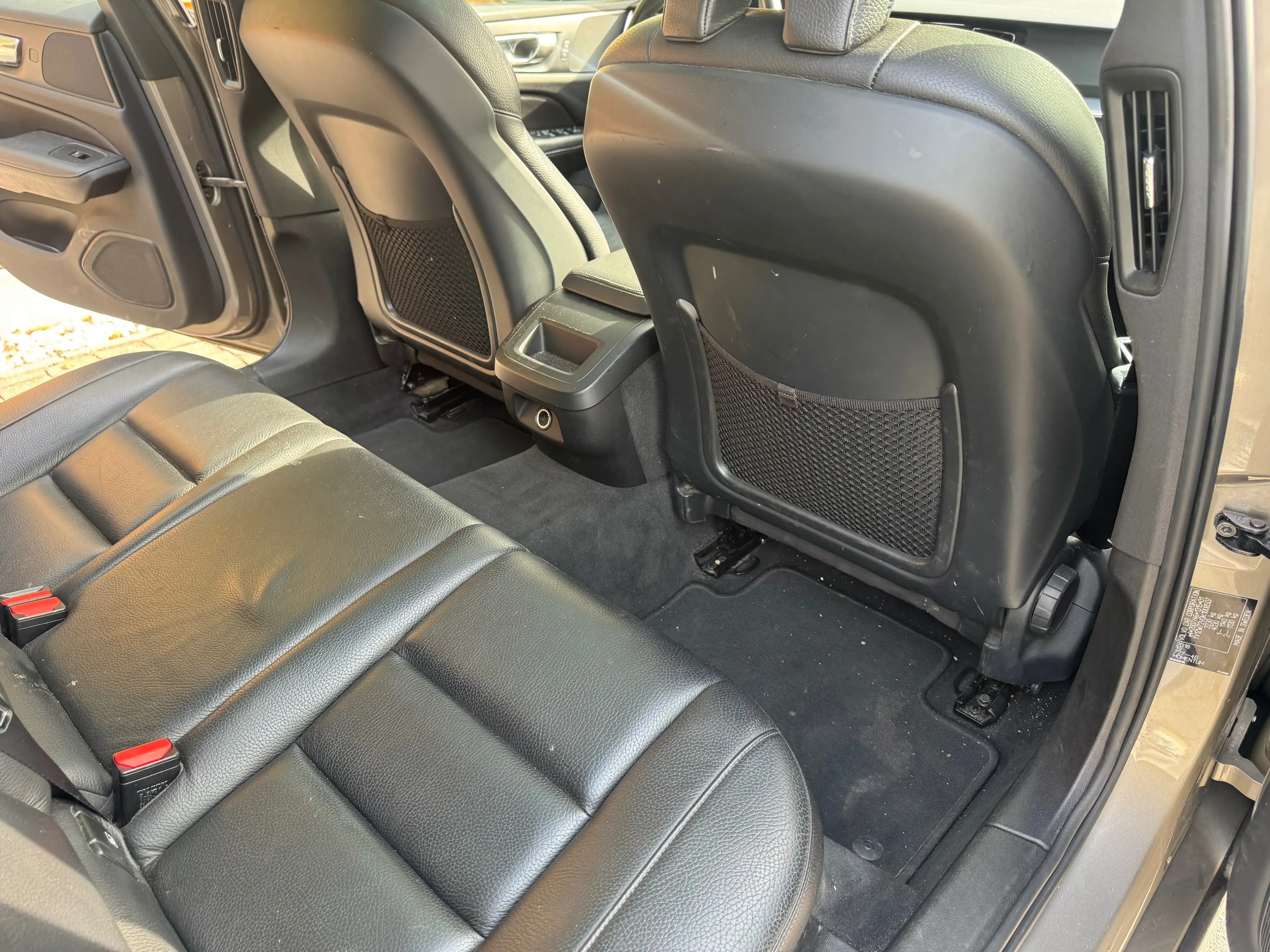 Volvo V60 D3 Momentum Leder, panorama,....11.000,-excl btw — photo 10