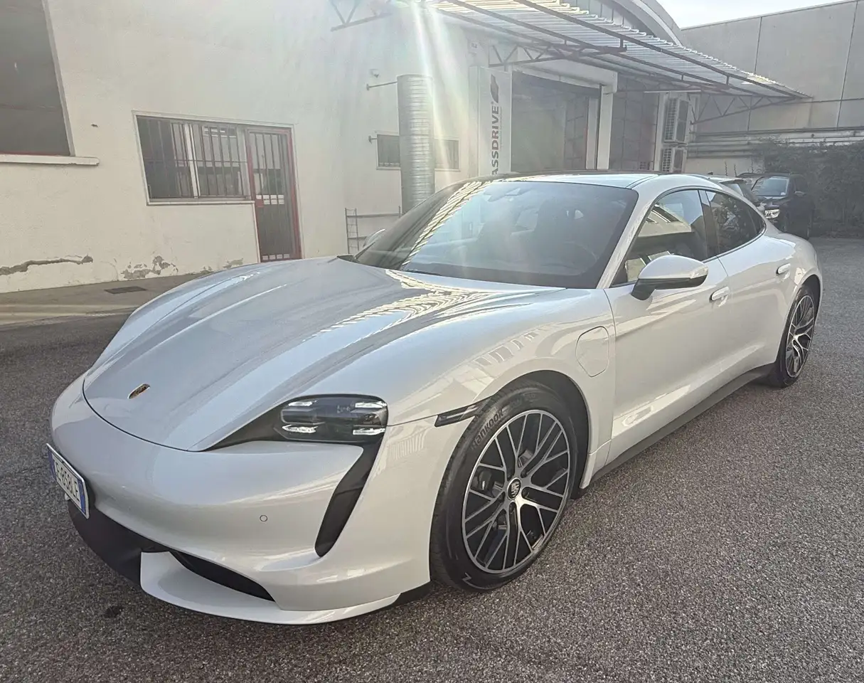 Porsche Taycan
