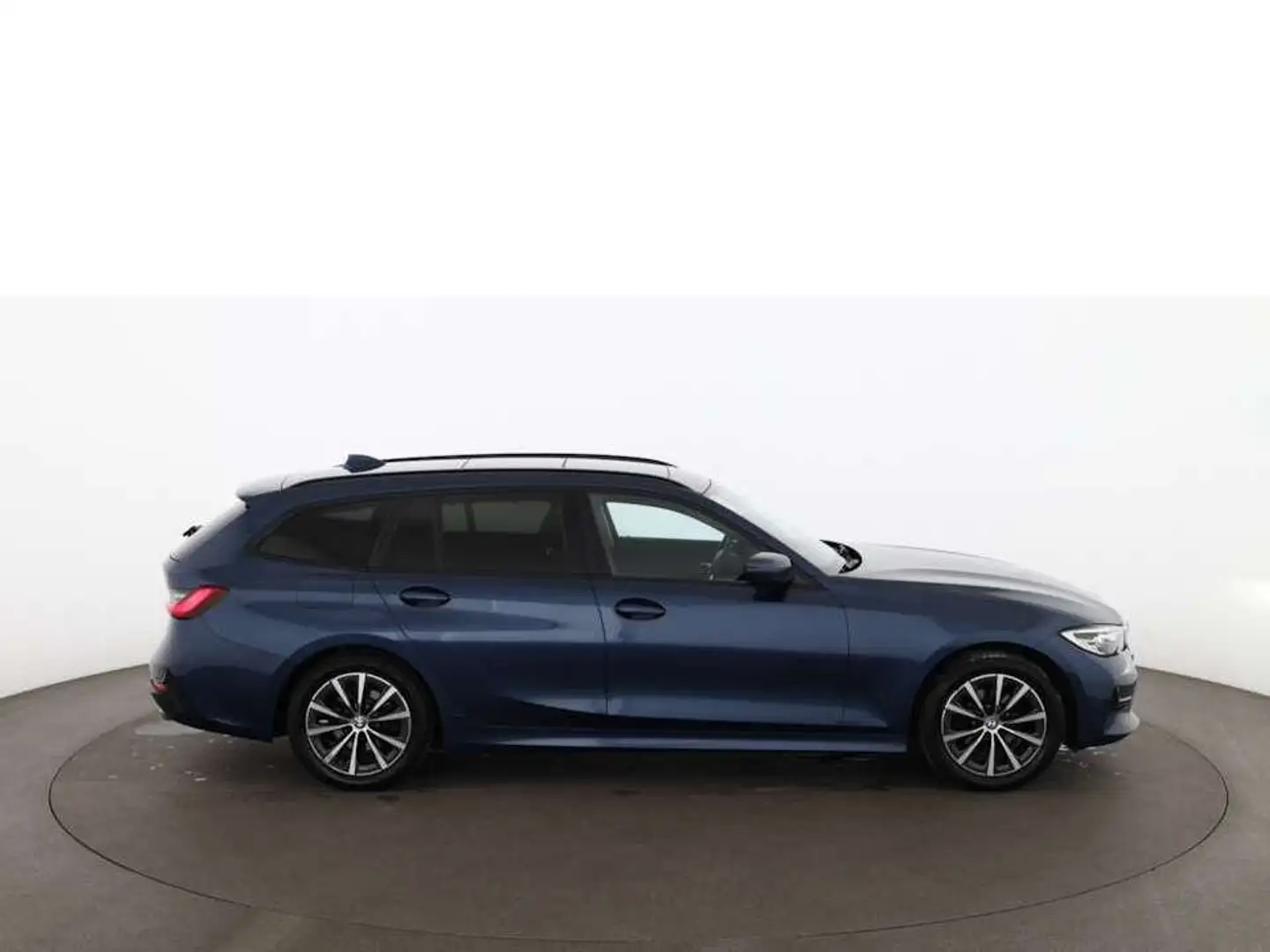 BMW 318 i Touring Advantage Aut LED SKY AHK NAVI TEMP Blau - 2