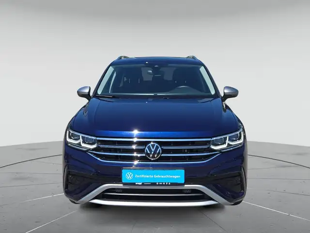 Volkswagen Tiguan Allspace view 2