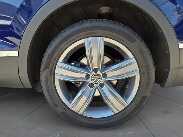 Volkswagen Tiguan Allspace view 15
