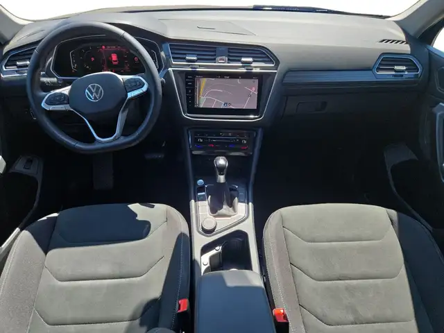 Volkswagen Tiguan Allspace view 8