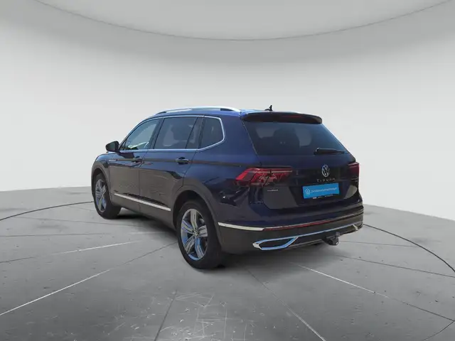 Volkswagen Tiguan Allspace view 3