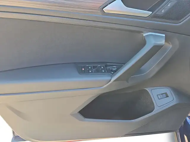 Volkswagen Tiguan Allspace view 11