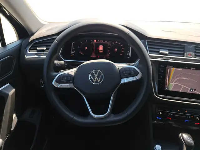 Volkswagen Tiguan Allspace view 13