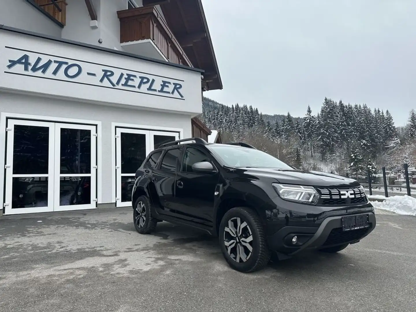 Dacia Duster Journey+ 4WD dCi 115 Anhängerkupplung Schwarz - 2