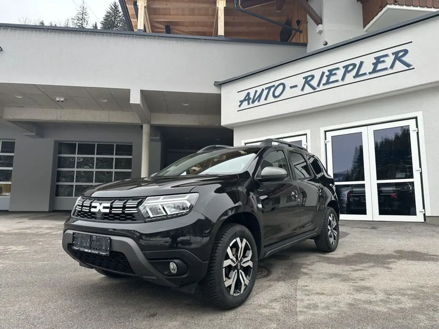 Dacia Duster Journey+ 4WD dCi 115 Anhängerkupplung Schwarz - 1