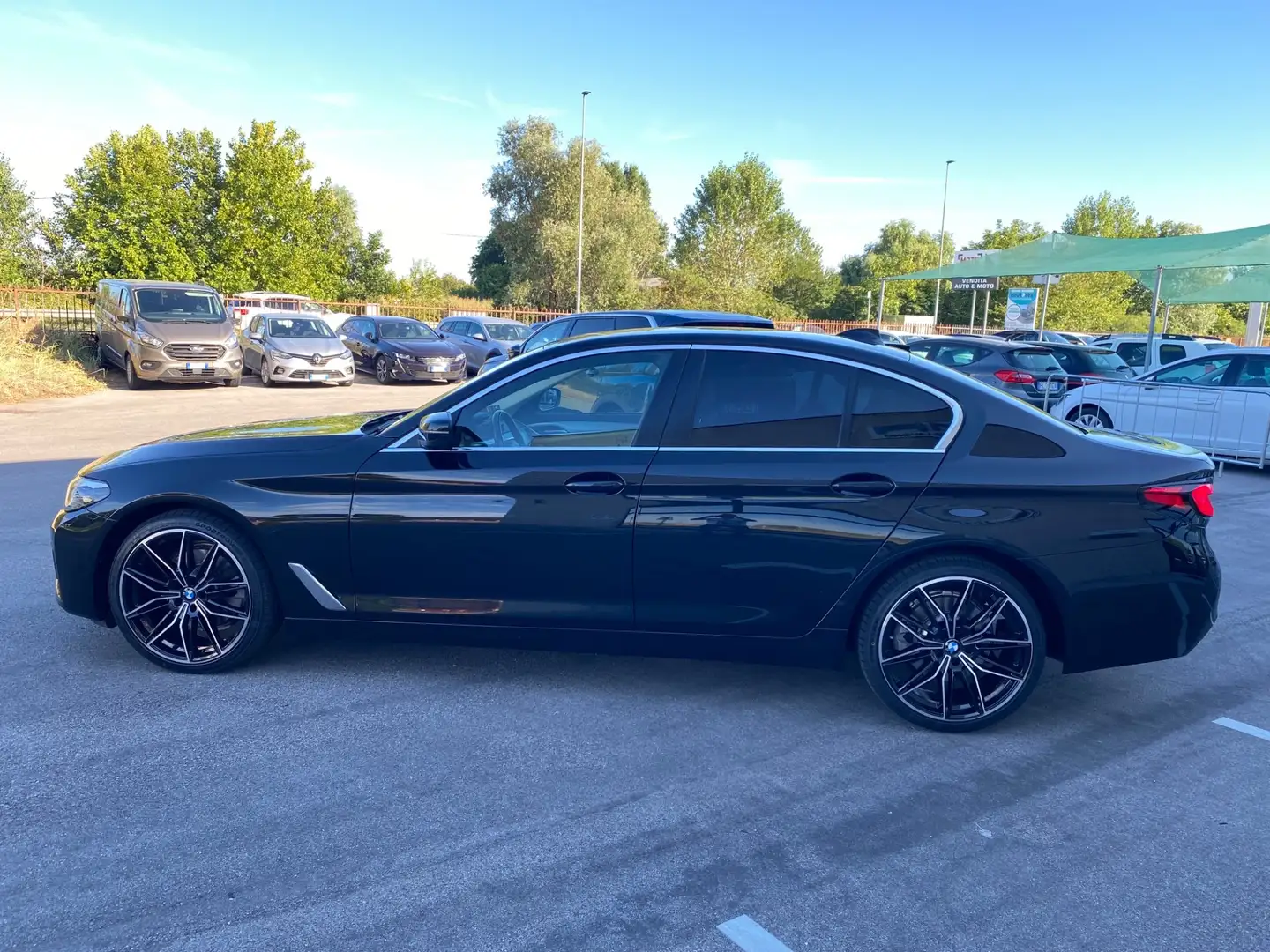 BMW 520 520d 48V Business Nero - 2