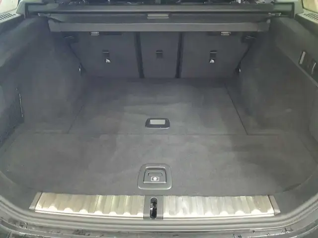 BMW 3 Series view 15