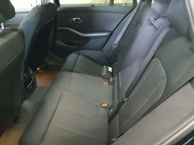 BMW 3 Series view 13