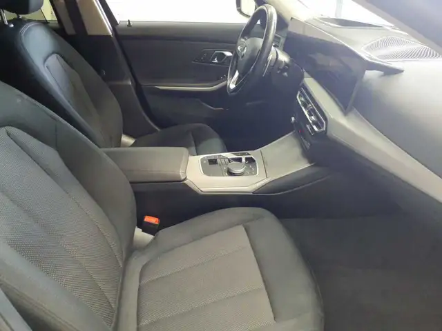 BMW 3 Series view 8