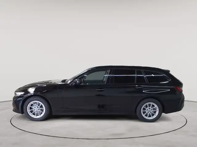 BMW 3 Series view 6