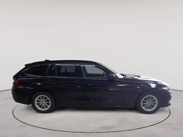 BMW 3 Series view 3