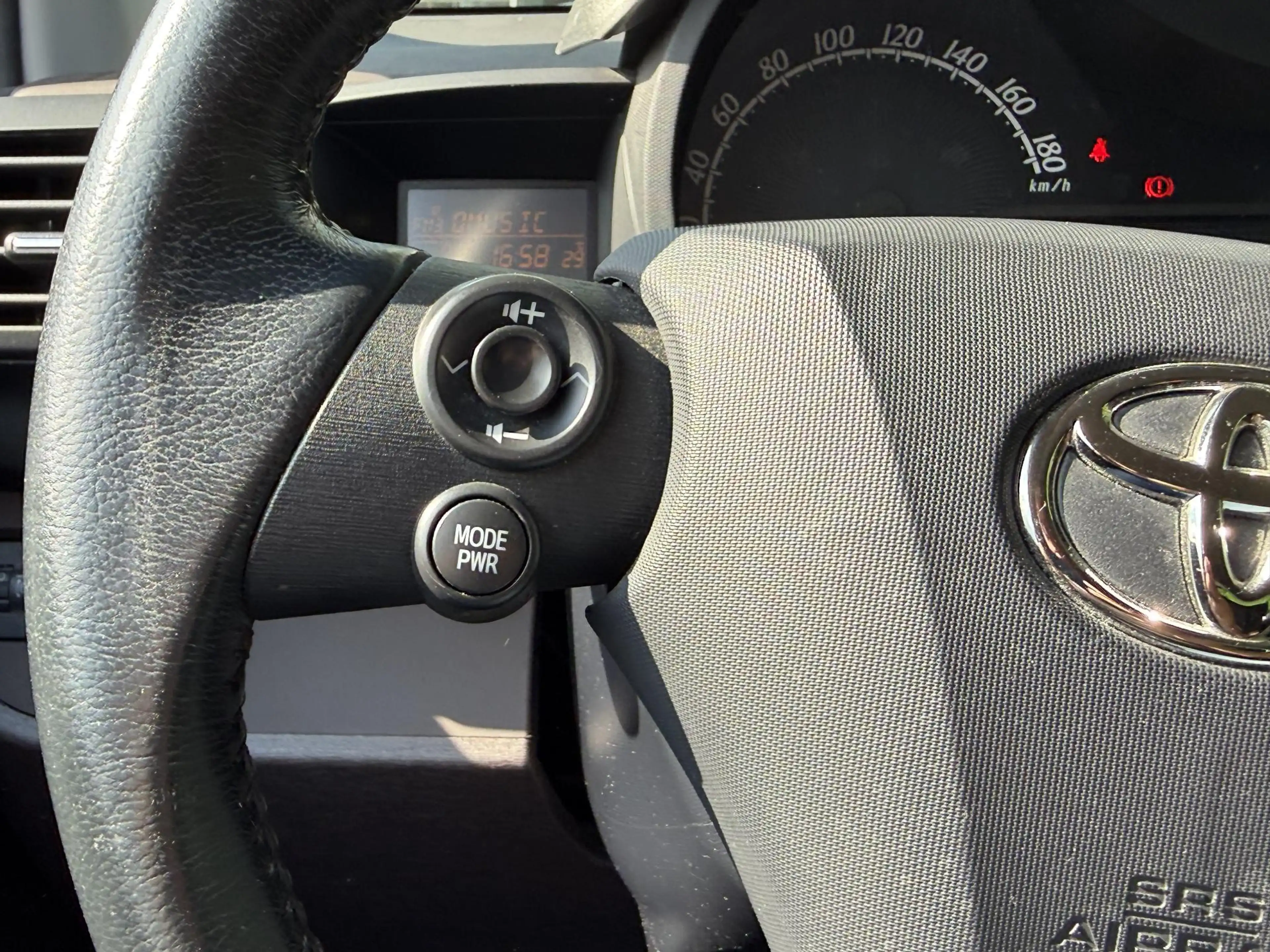 Toyota iQ 1.0 VVTi Comfort Airco CD Speler NL — photo 10