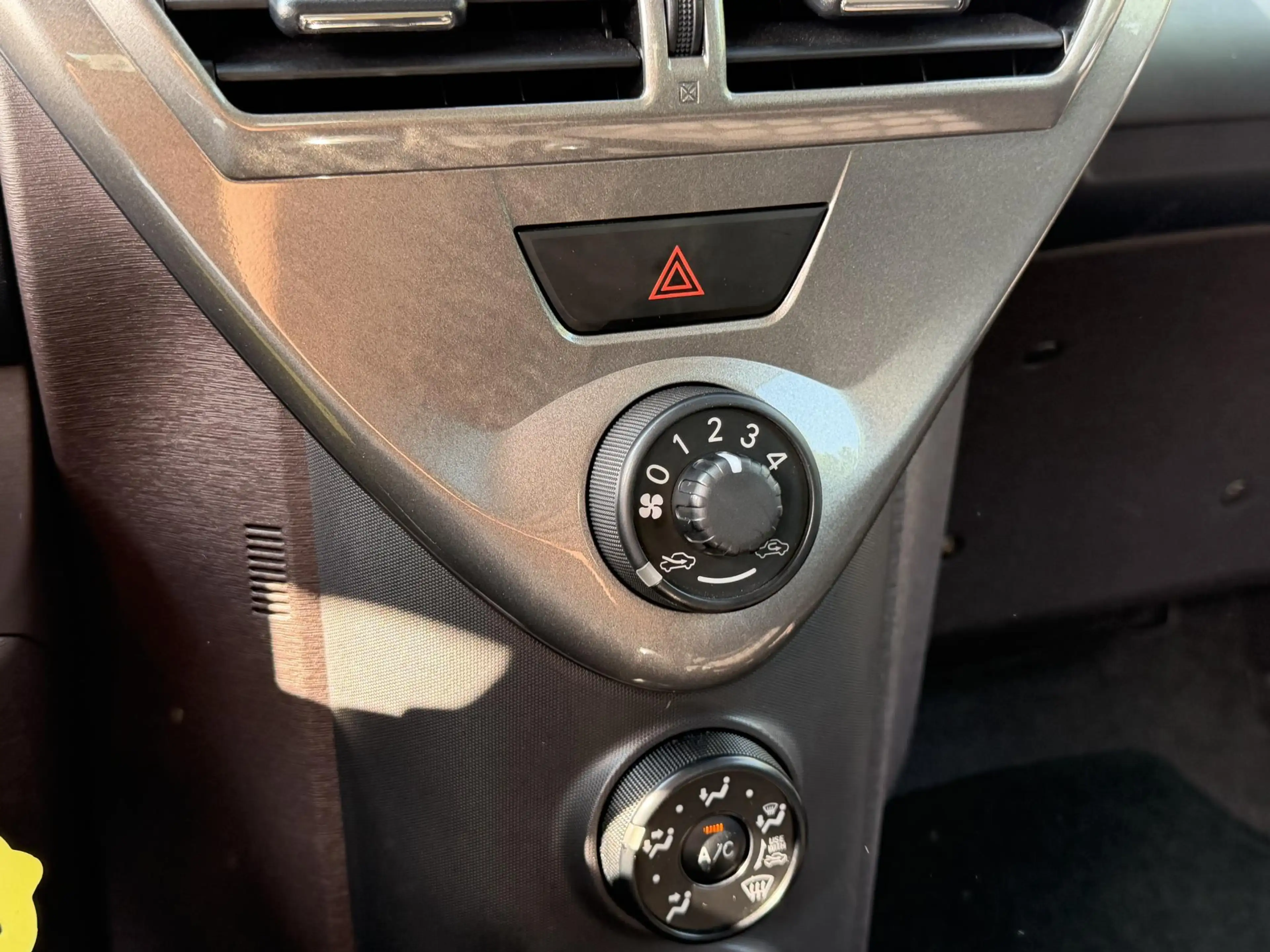 Toyota iQ 1.0 VVTi Comfort Airco CD Speler NL — photo 8