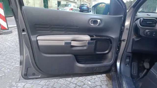 Citroen C4 Cactus view 7