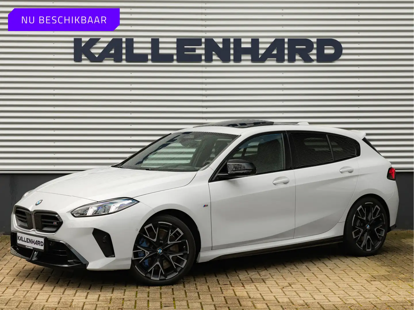 BMW 135 1-serie M135 xDrive - Pano - Trekhaak - Head-Up - Wit - 1