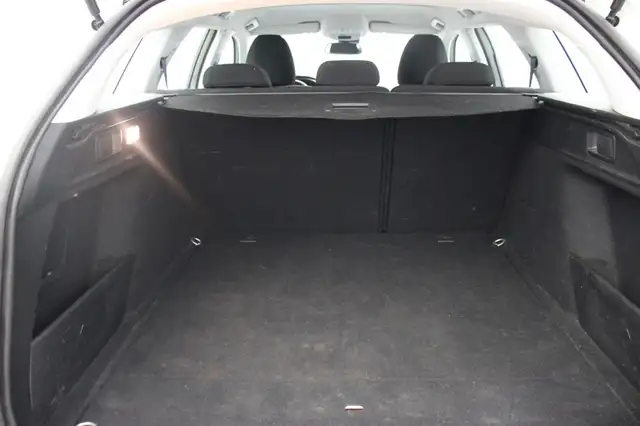 Peugeot 308 view 12