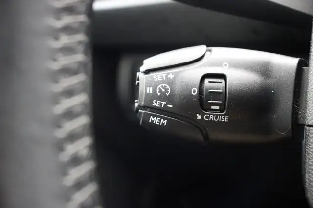 Peugeot 308 view 7