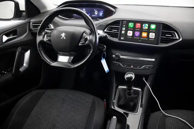Peugeot 308 view 2