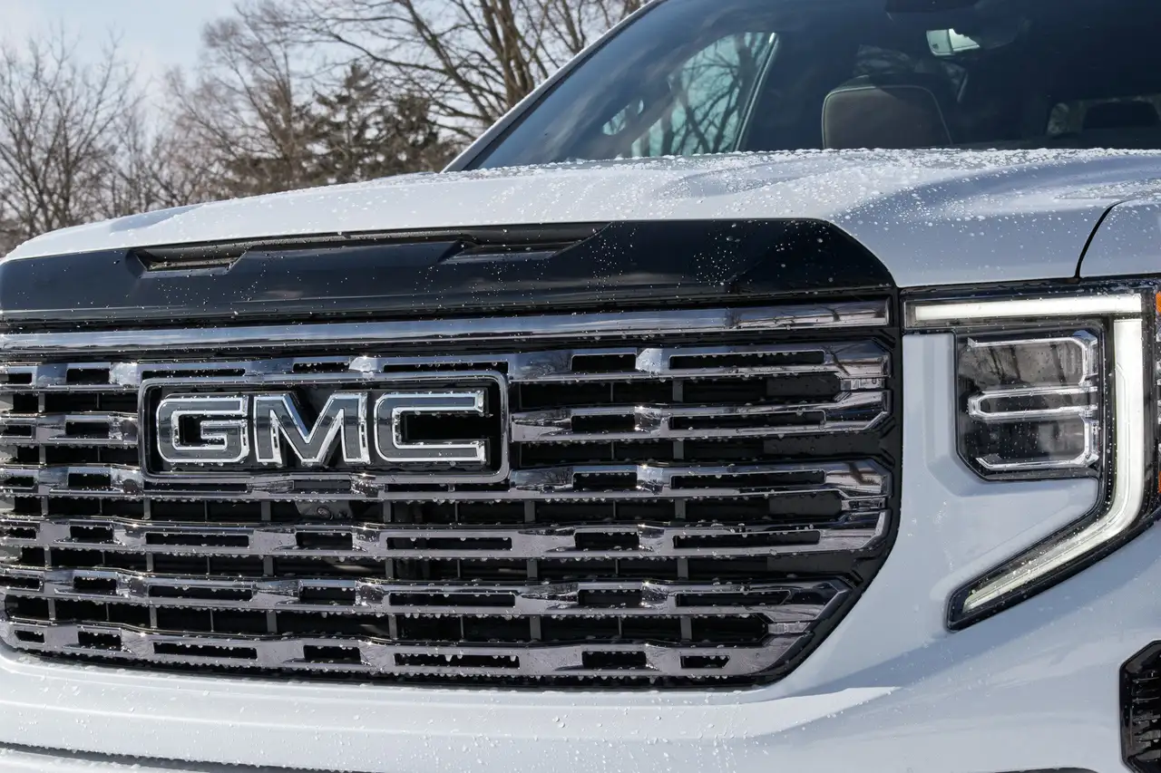 GMC Sierra 1500 снимка GMC Sierra 1500