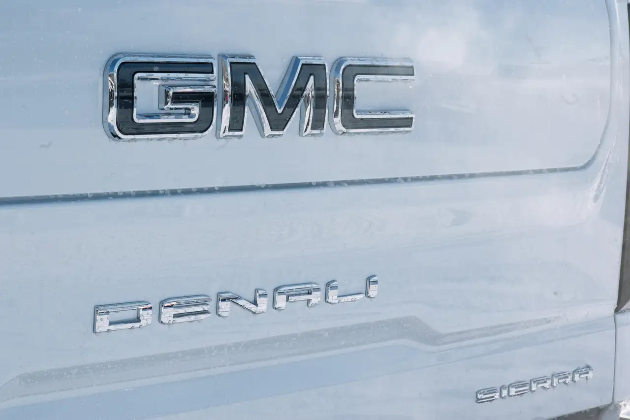 GMC Sierra 1500 снимка GMC Sierra 1500