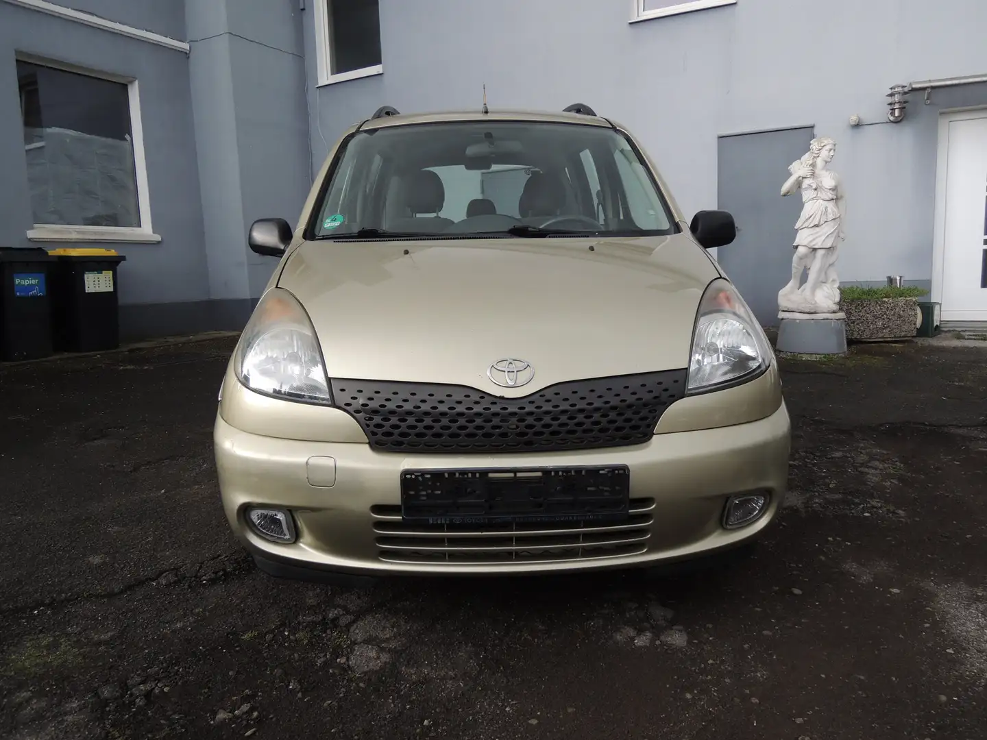 Toyota Yaris Verso 1.3 Sol (Automatik Getriebe) Золотистый - 2