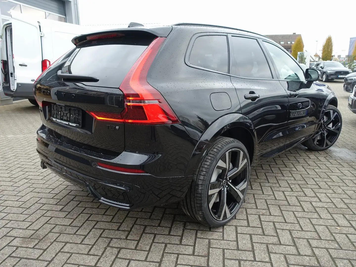 Volvo XC60 Black Edition T8 AWD/Four-C/HeadUp/Akustik. Schwarz - 2