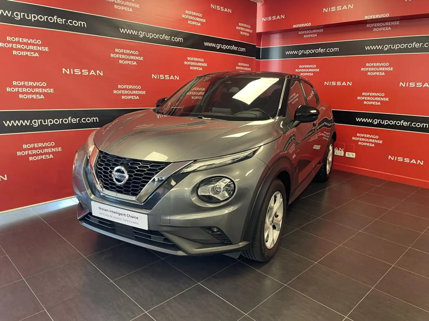 Nissan Juke 1.0 DIG-T N-Connecta 4x2 114 Grijs - 1