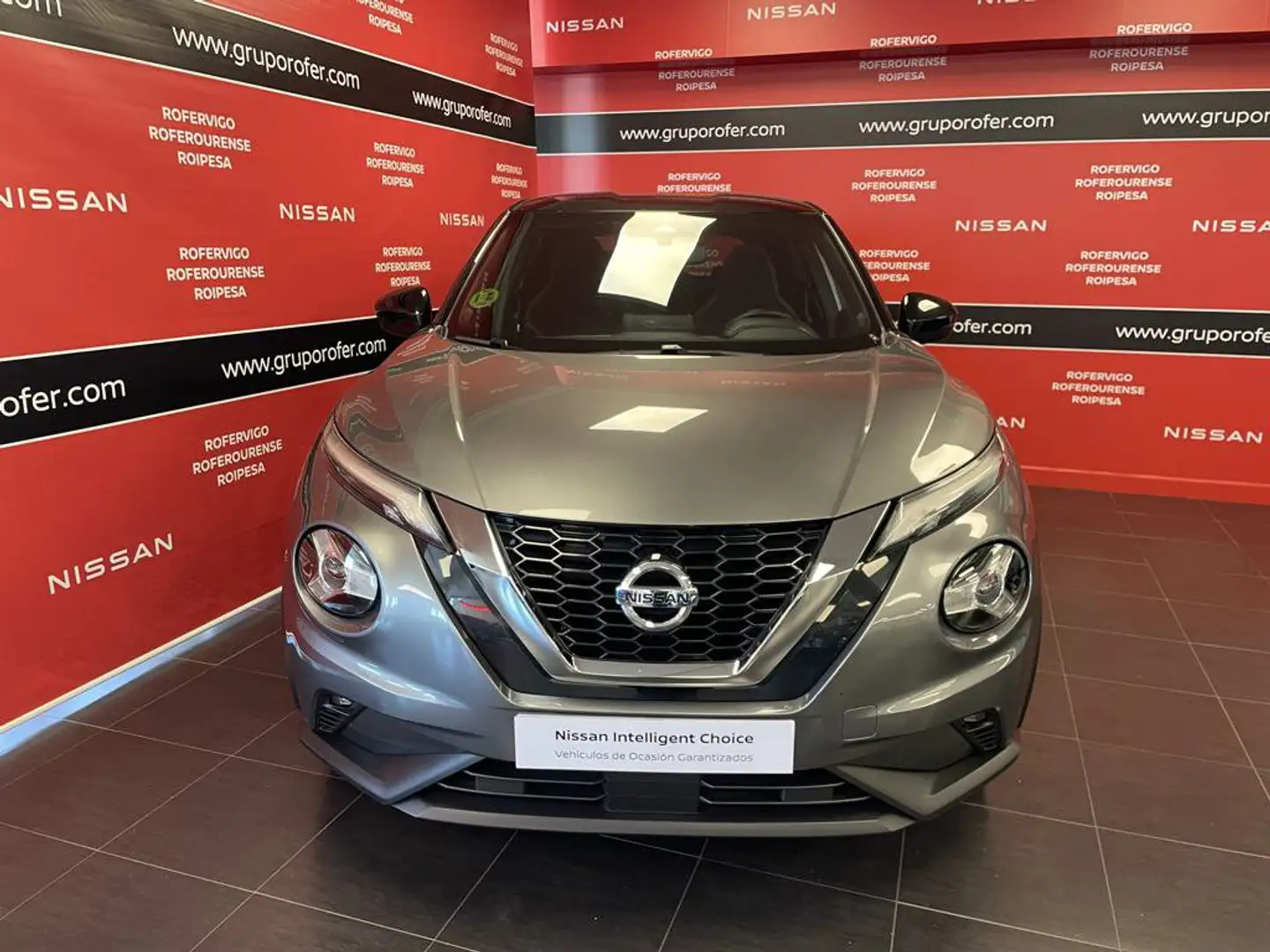 Nissan Juke 1.0 DIG-T N-Connecta 4x2 114 Grijs - 2