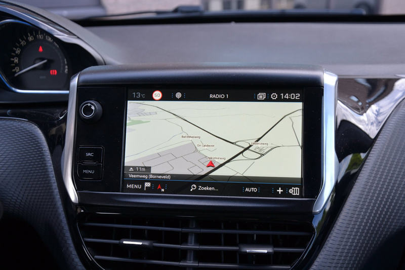 Peugeot 2008 1.2 PureTech Allure 110PK | Navigatie | Climate Co — photo 13