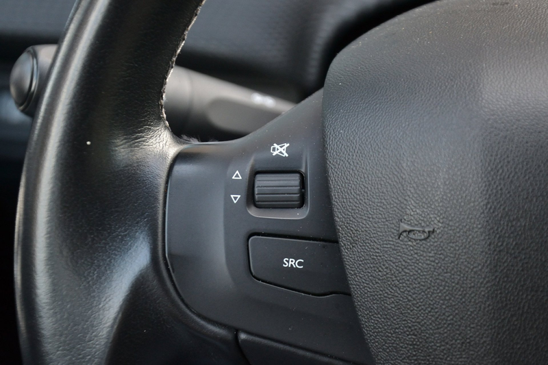 Peugeot 2008 1.2 PureTech Allure 110PK | Navigatie | Climate Co — photo 18