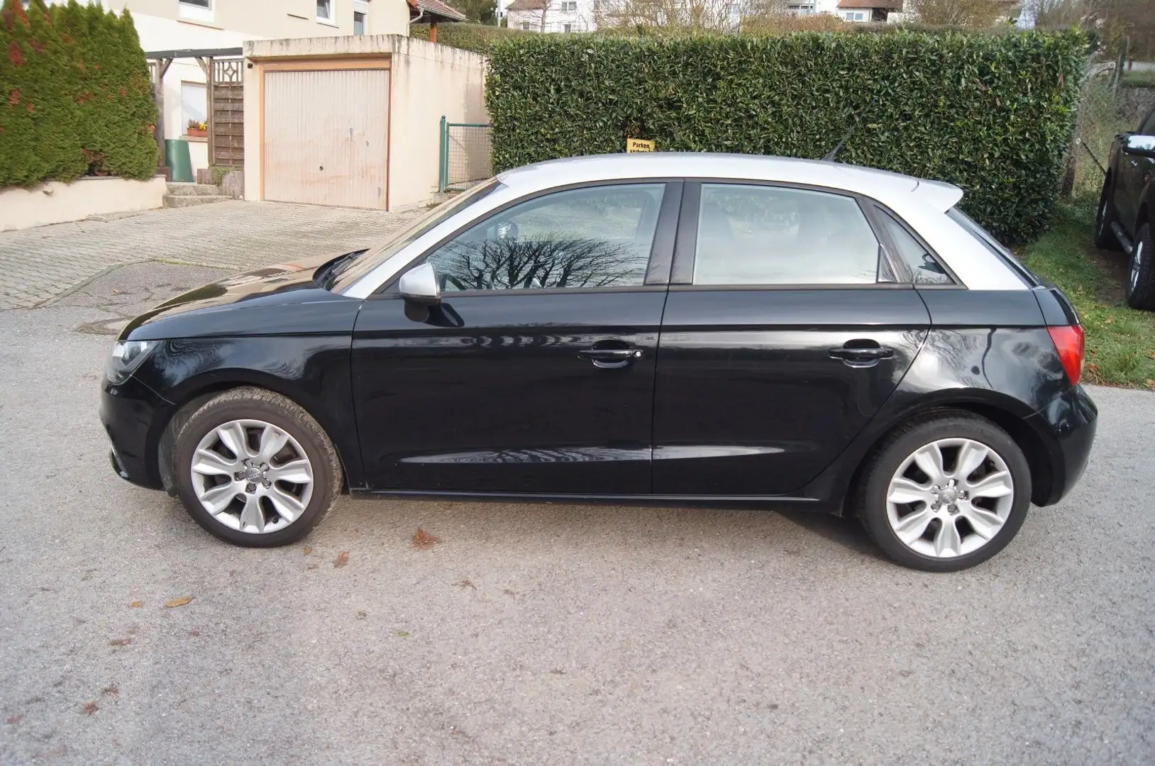 Audi A1 Sportback 1,4 aus 1 Hand, Steuerkette neu Schwarz - 1